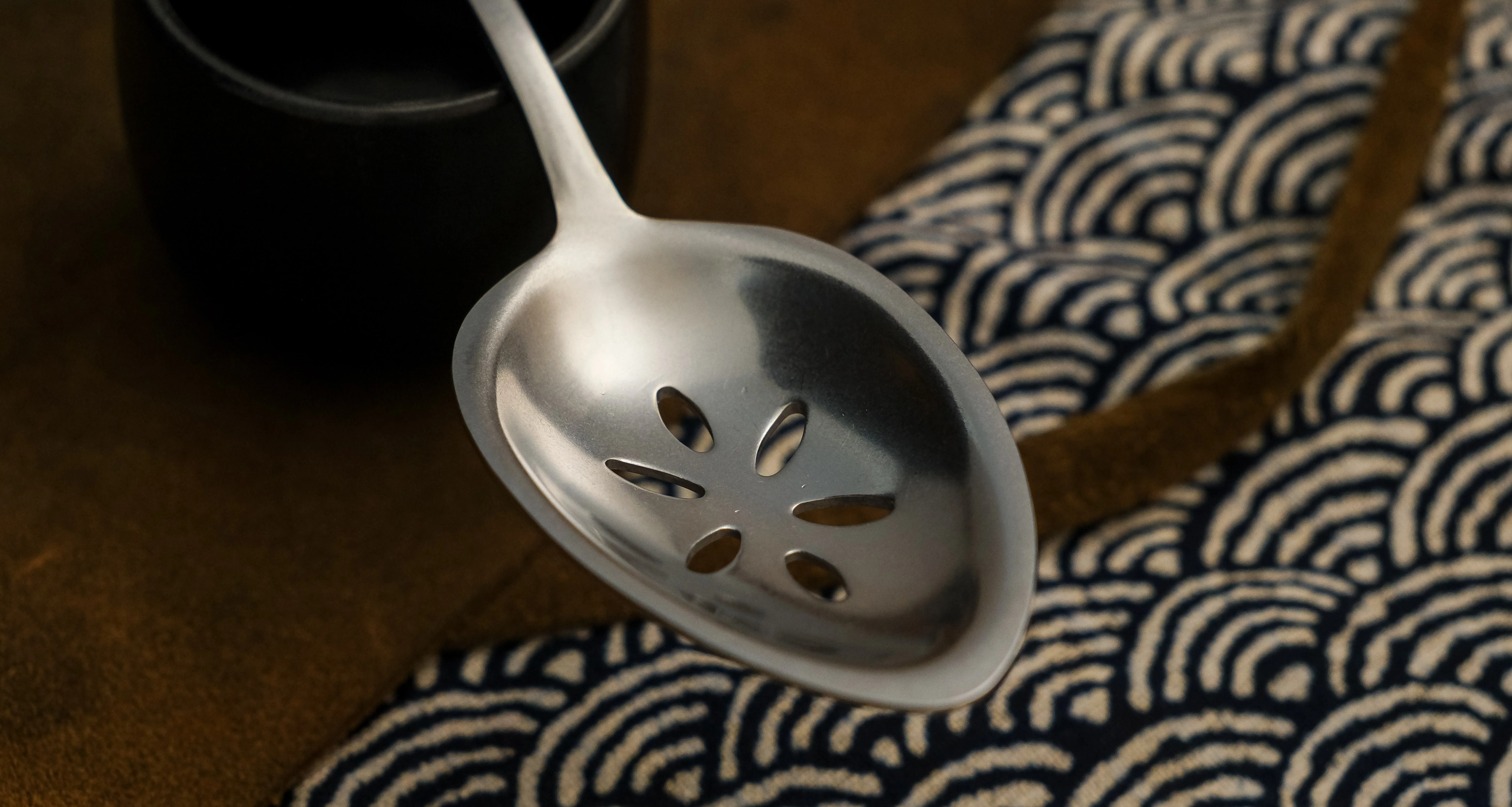 Gestura 00 Slotted Chef’s Spoon - Image 2