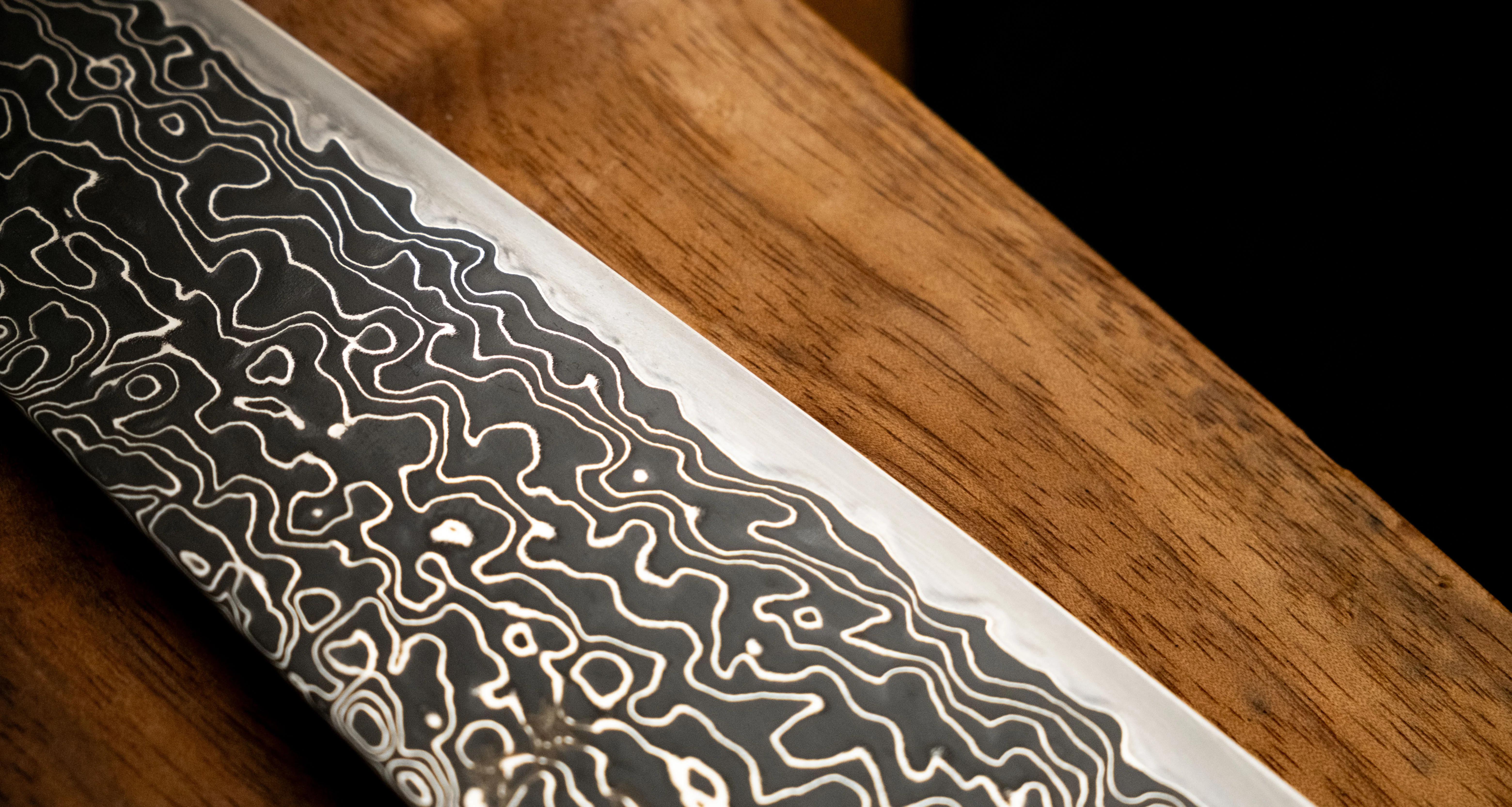 Hatsukokoro Mercury Gyuto Kurozome Damascus 210mm (8.3") [Mono Olivewood] - Image 6