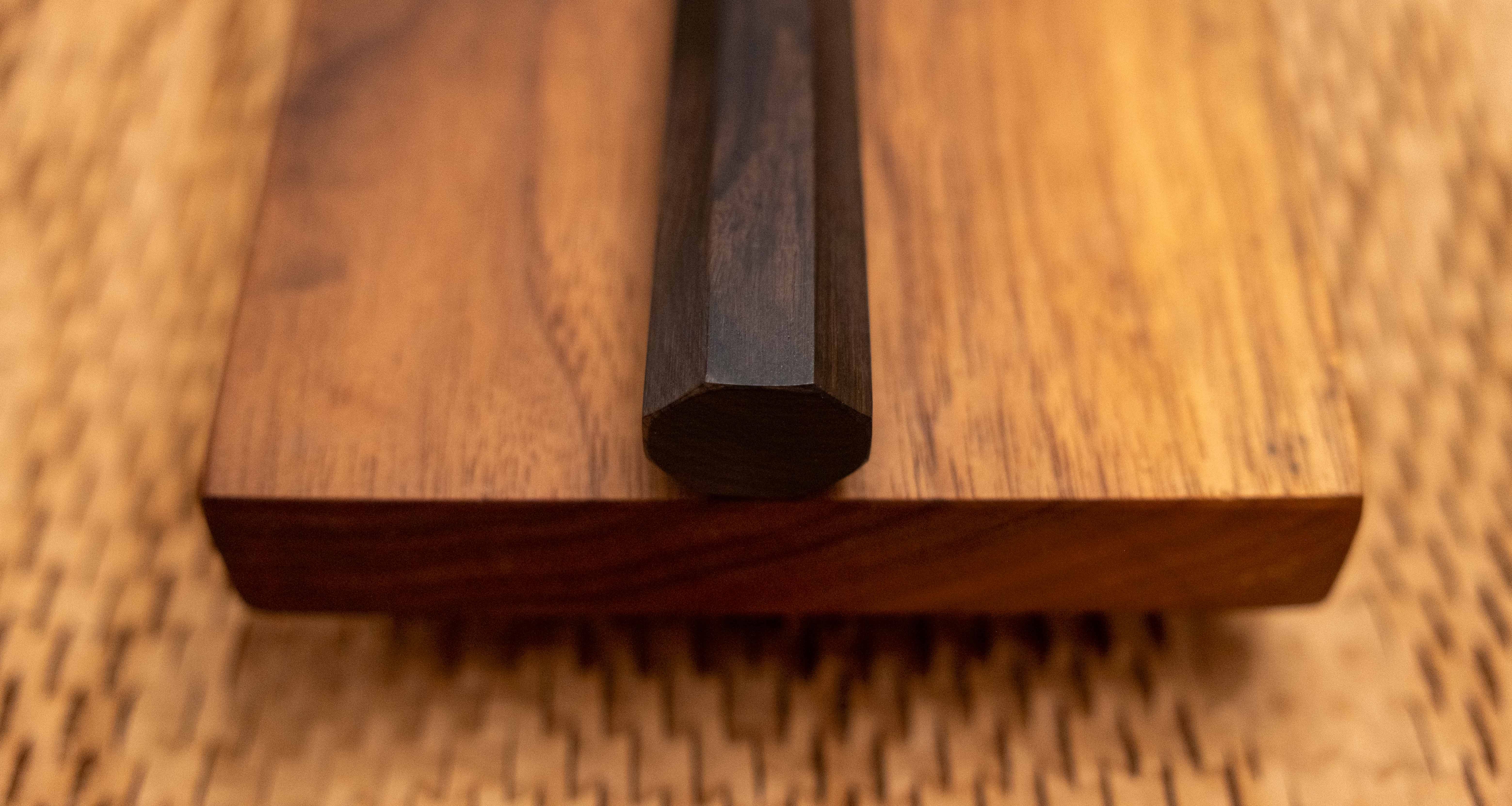 Hayabusa Santoku VG-10 Tsuchime Damascus Ebony 180mm (7.1") - Image 7