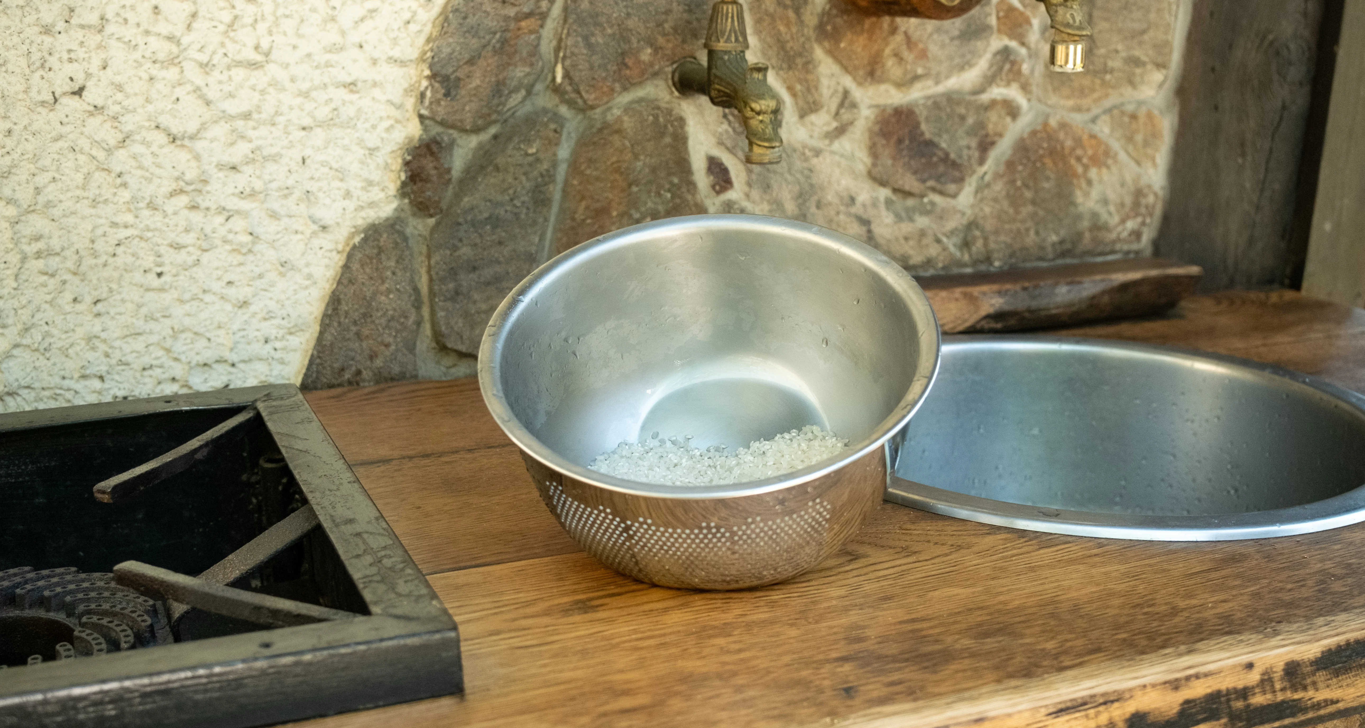 Maruefu Japanese Rice Washing Bowl & Colander - Image 8